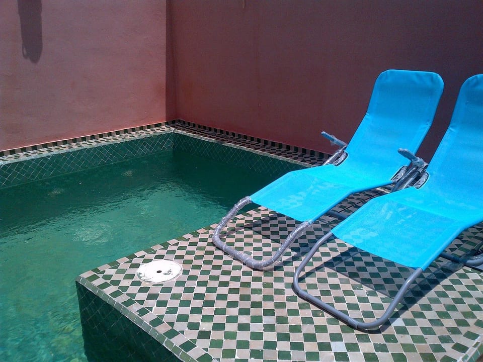 Swimming pool, Swimming pool