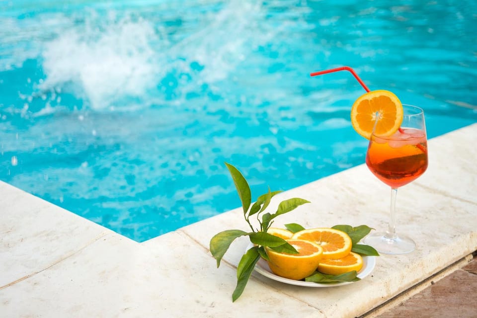 Lounge or bar, Swimming pool