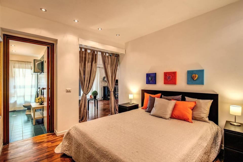 Bathroom, Living room, Bedroom