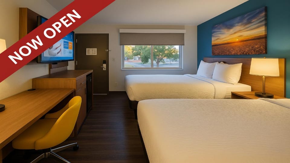 Bed, TV and multimedia, Bedroom