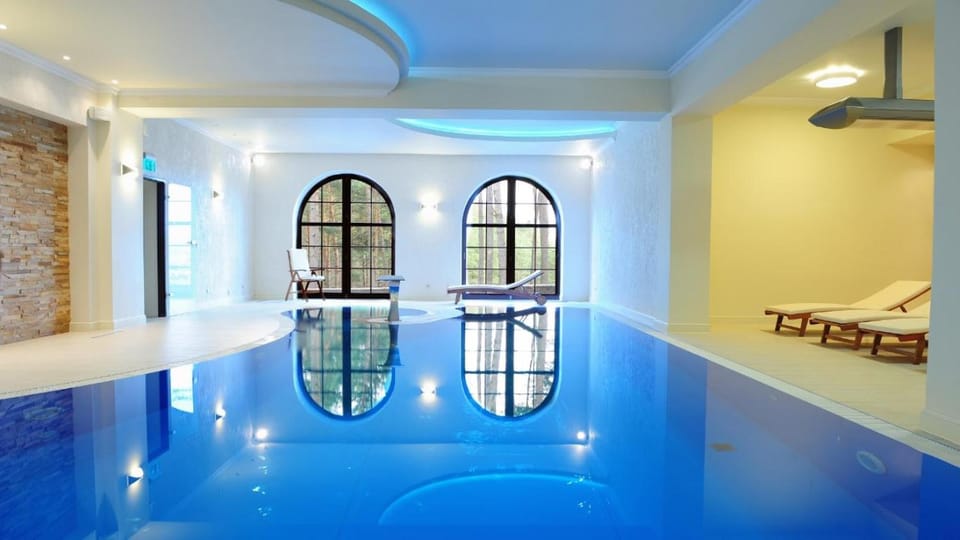 Swimming pool, Swimming pool
