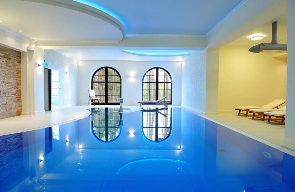 Swimming pool, Swimming pool