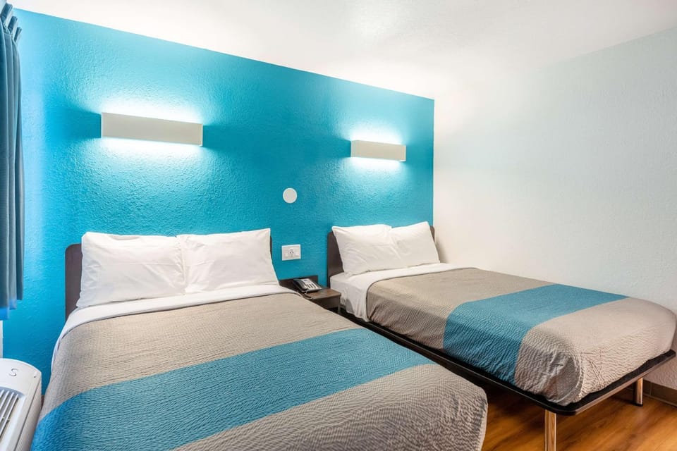 Photo of the whole room, On site