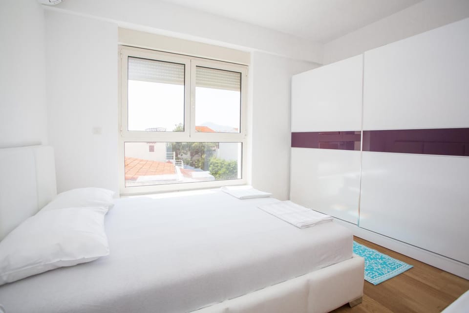View (from property/room), Bedroom, Garden view