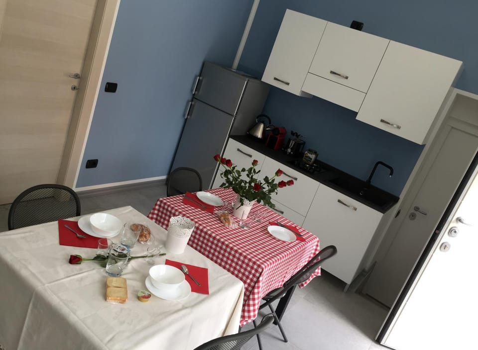 Kitchen or kitchenette, Communal kitchen