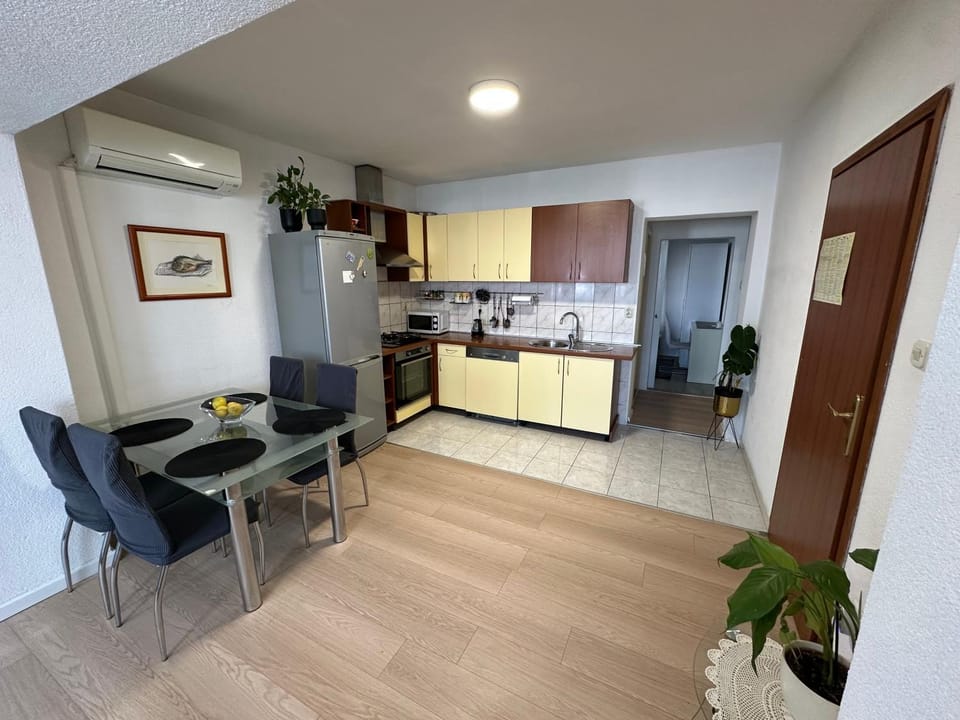 Apartments Centar - Mirjana Apartment in Makarska