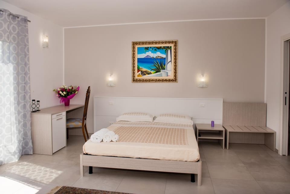 Shower, Toilet, Bed, Bathroom, TV and multimedia, Balcony/Terrace, Bedroom, Sea view