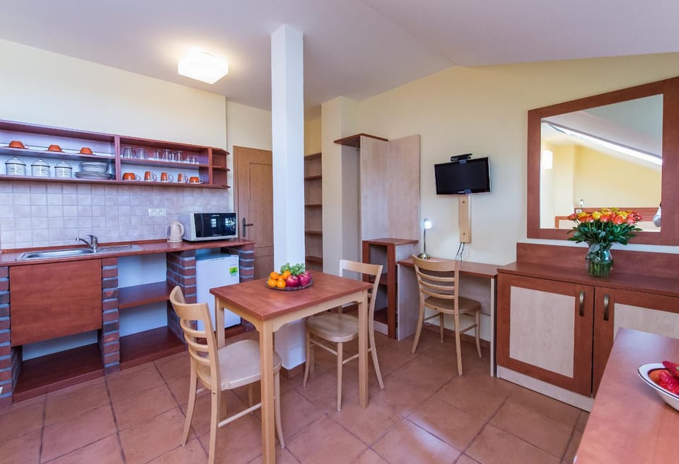 Kitchen or kitchenette, Living room, Seating area