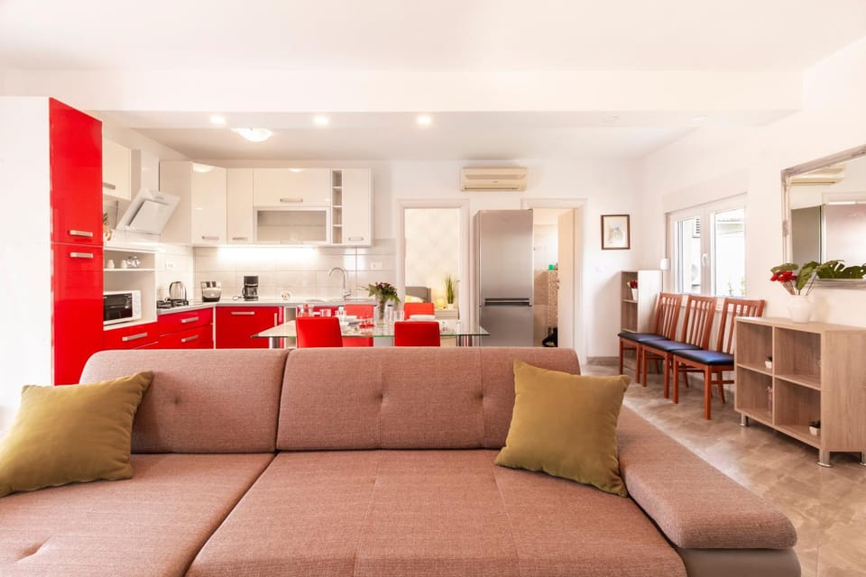 Kitchen or kitchenette, Living room, Dining area