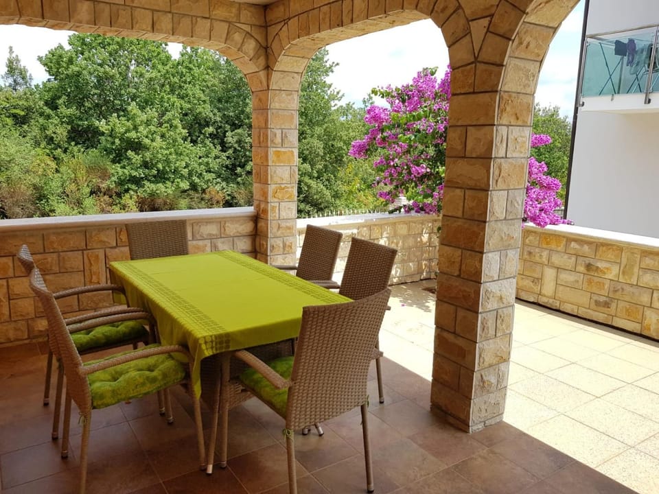 Villa Luka Apartment in Peroj