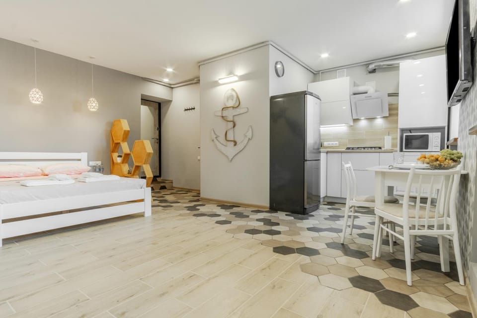 Bed, TV and multimedia, Kitchen or kitchenette, Food and drinks, Photo of the whole room, Dining area, Bedroom, Food, minibar, stove