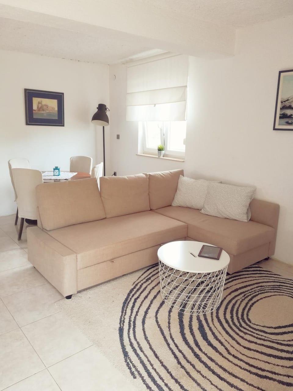 Communal lounge/ TV room