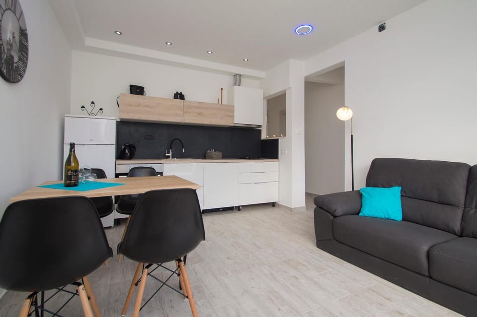 Apartments with sea views Apartment in Dubrovnik-Neretva County