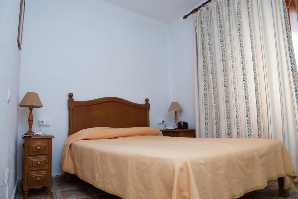 Hostal El Rincón Bed and Breakfast in Ávila‎