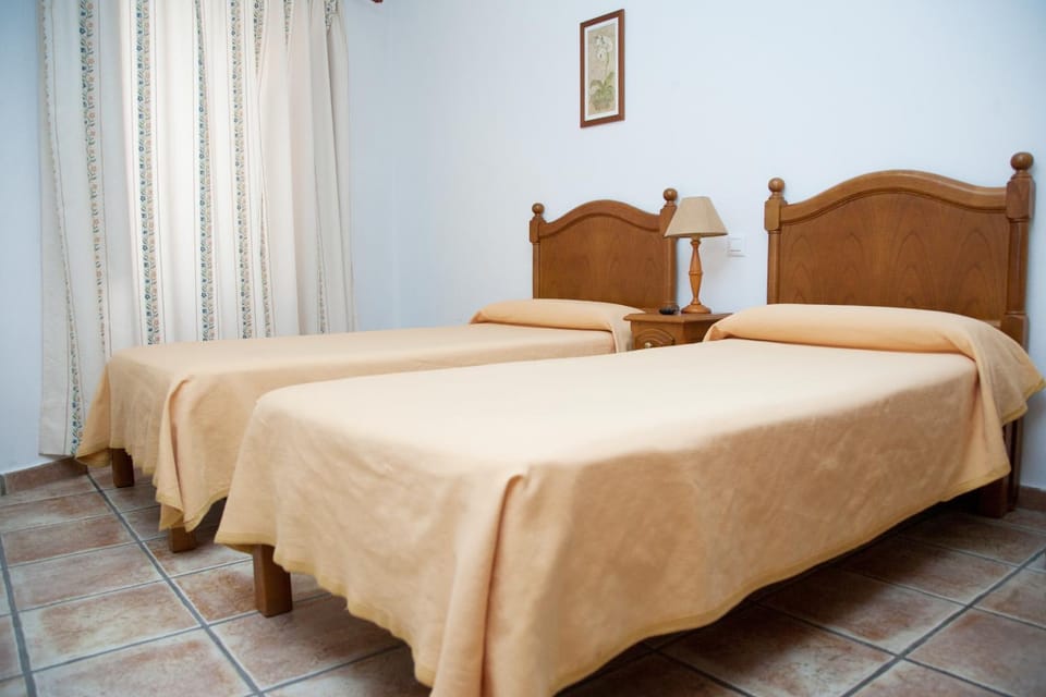 Hostal El Rincón Bed and Breakfast in Ávila‎