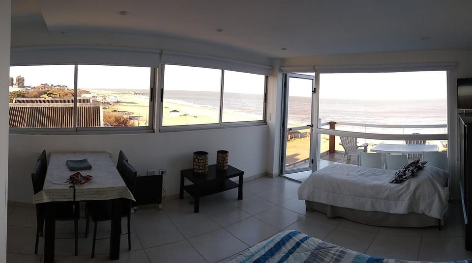 Photo of the whole room, Decorative detail, Sunrise