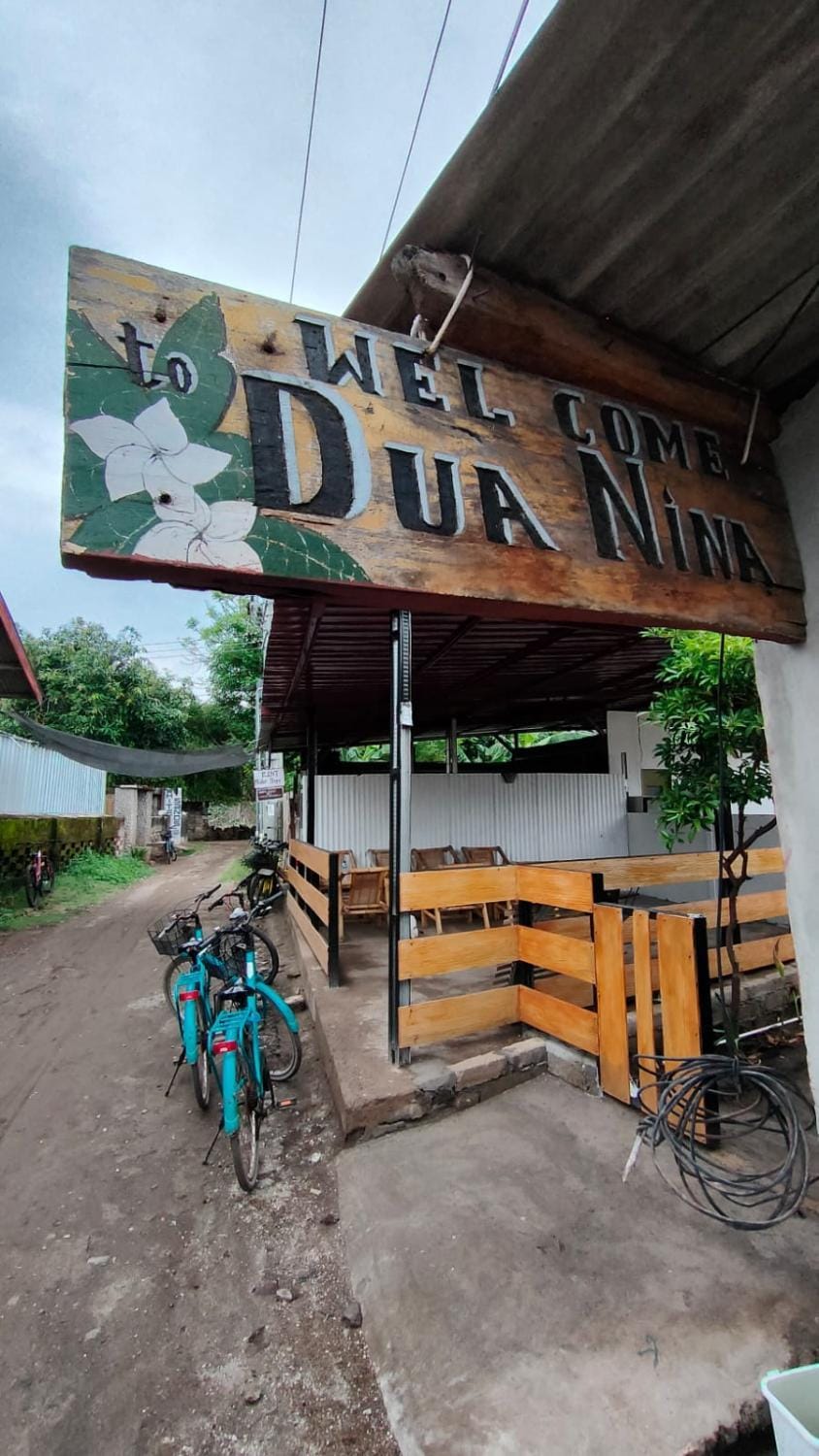 Dua Nina 2 Guesthouse Bed and Breakfast in Pemenang