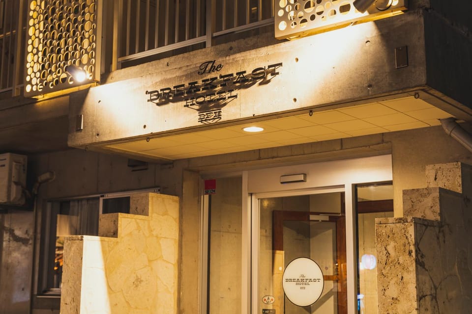 Facade/entrance