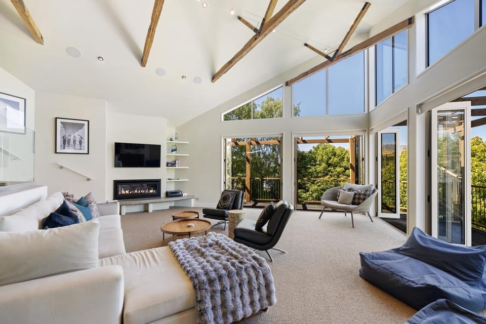 Living room, Garden view, fireplace