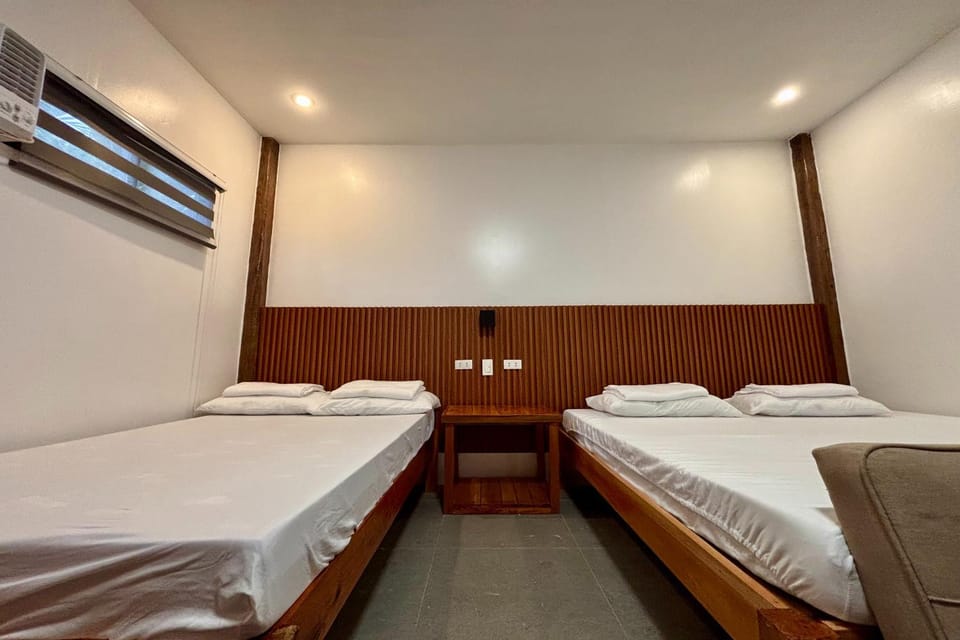 Bed, Photo of the whole room, Bedroom, air conditioner