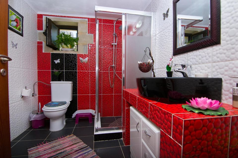 Shower, Toilet, Bathroom