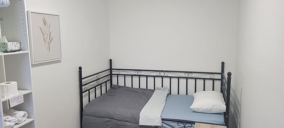 Farhad's B&B Bed and Breakfast in Abbotsford