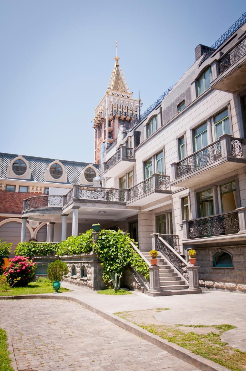 Inner courtyard view