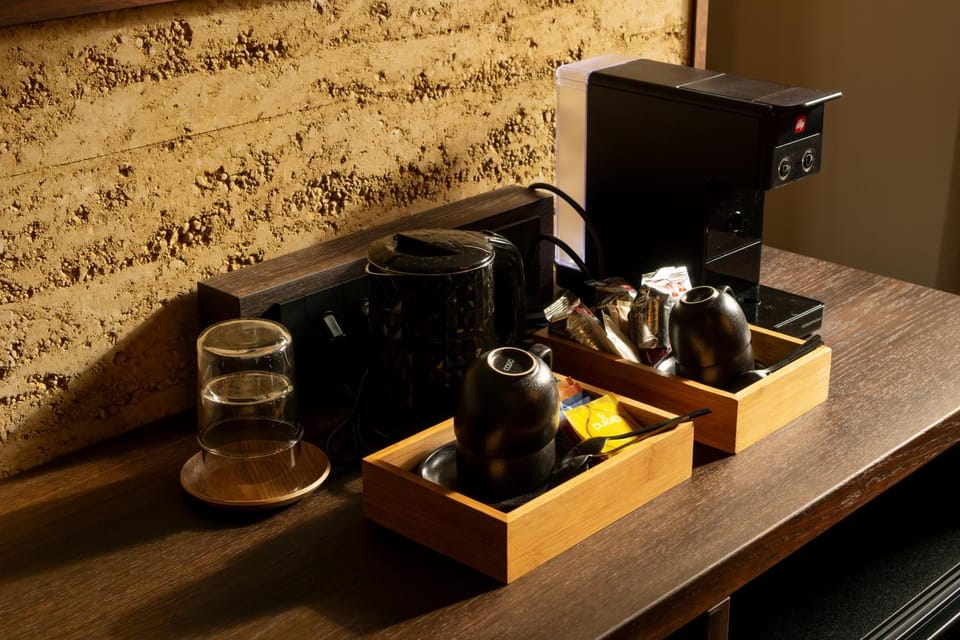 Coffee/tea facilities, Drinks, Alcoholic drinks