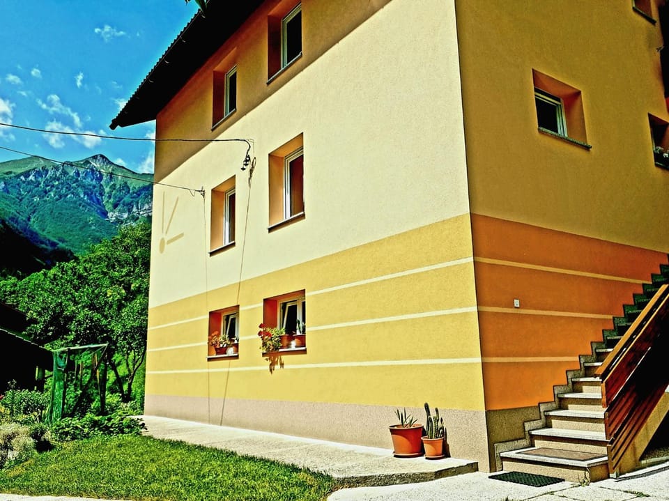 Property building, Facade/entrance