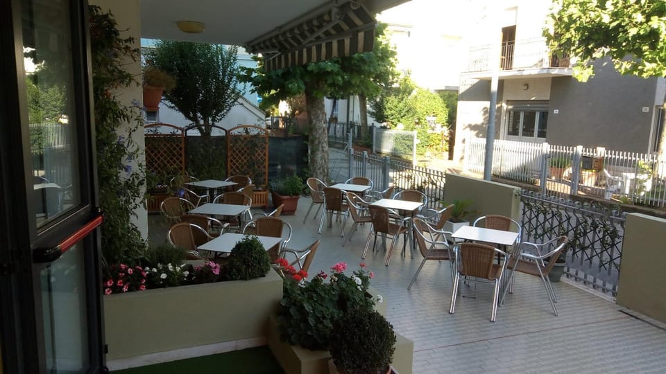 Facade/entrance, Balcony/Terrace, Street view, Inner courtyard view