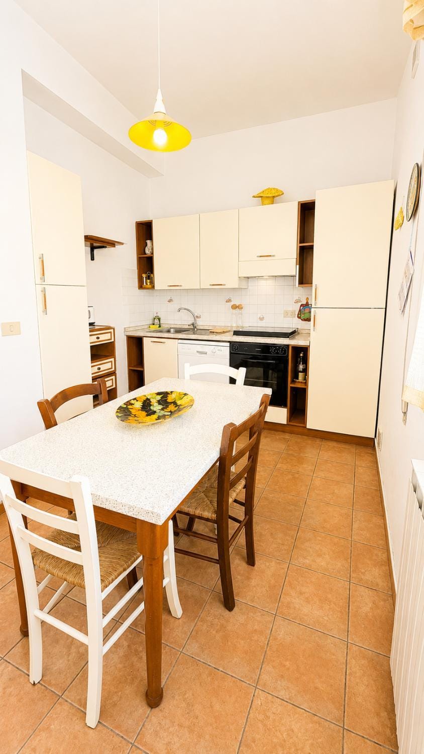 Kitchen or kitchenette, Dining area, dishwasher, oven