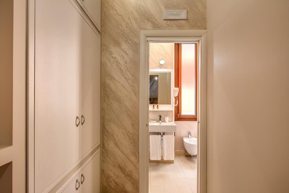 Toilet, Bathroom, Photo of the whole room, towels
