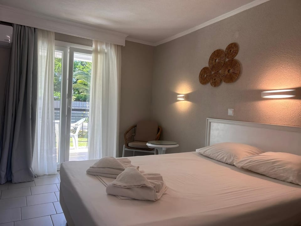 Theramvos Superior Apartments Bed and Breakfast in Halkidiki