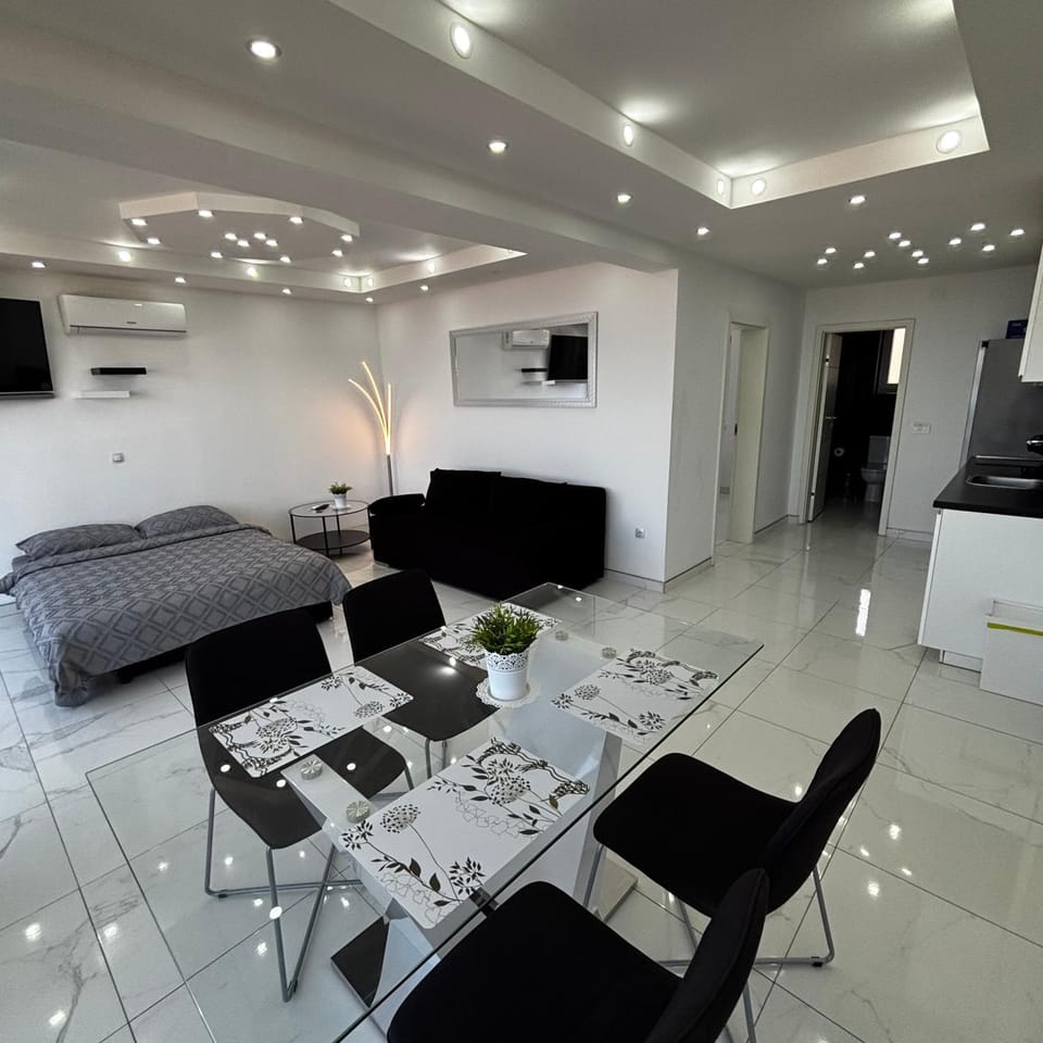 Apartments Blazevic, heated pool&jacuzzi Apartment in Crikvenica