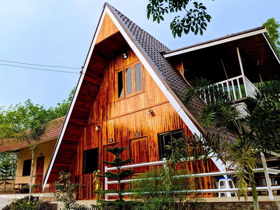 Property building, Day