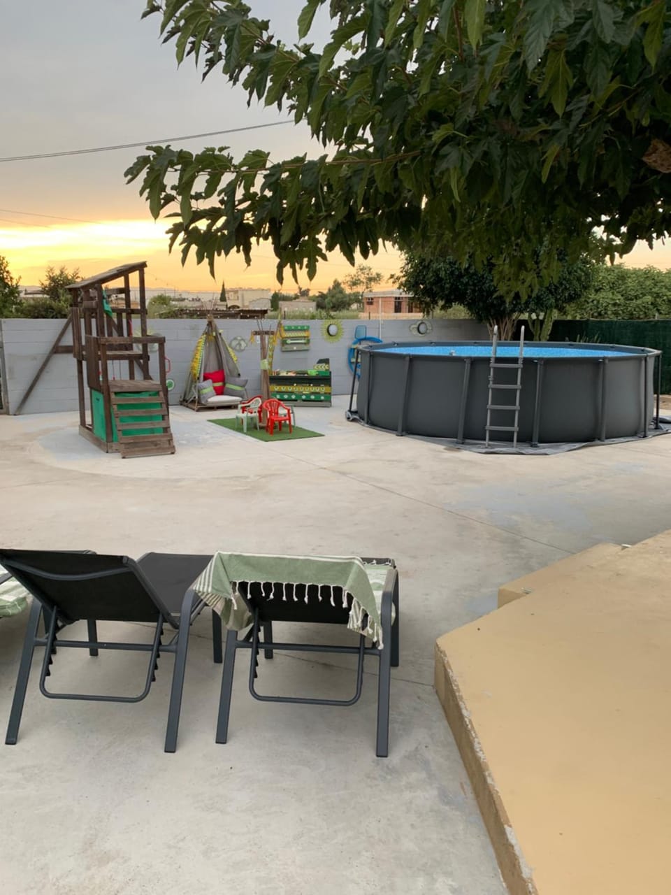 Casa Enric , con zona infantil, piscina y parking privado Country House in Baix Ebre