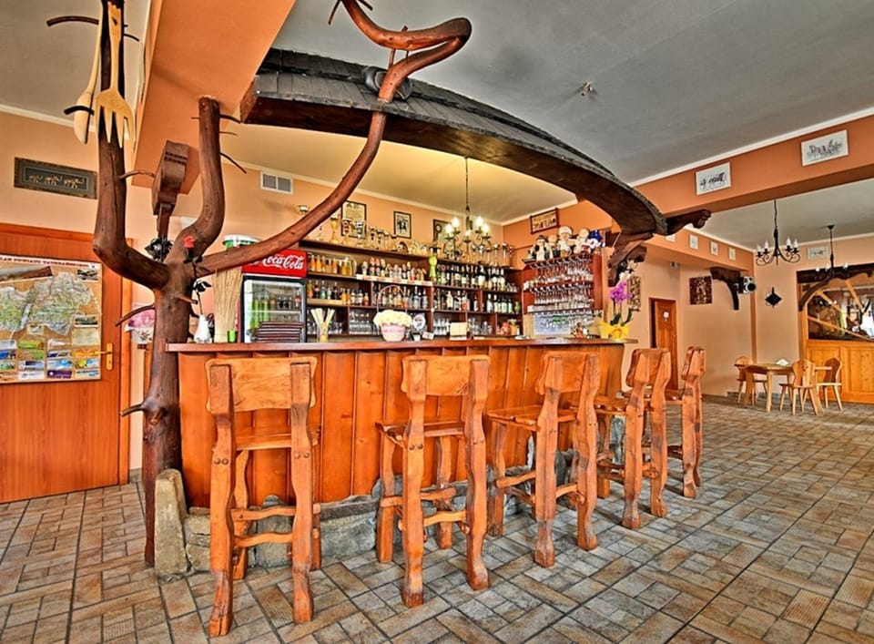 Restaurant/places to eat, Dining area