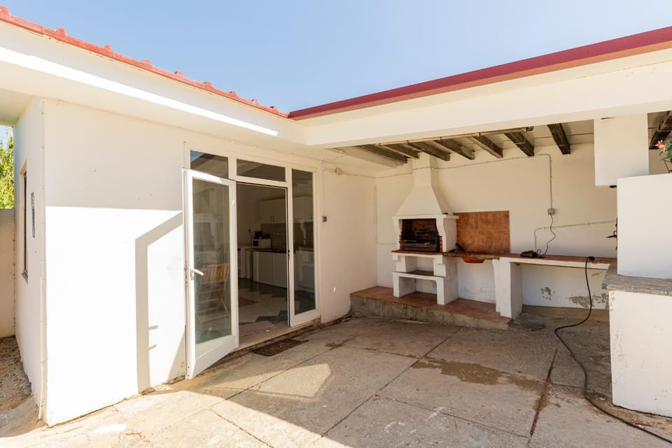 BBQ facilities, Kitchen or kitchenette