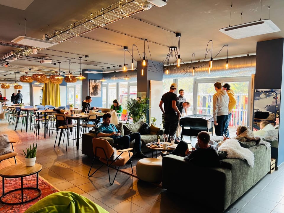 Restaurant/places to eat, Meals