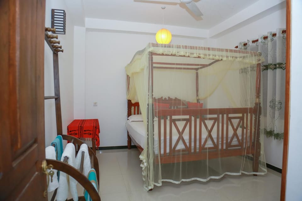 Bed, Bedroom, Area and facilities