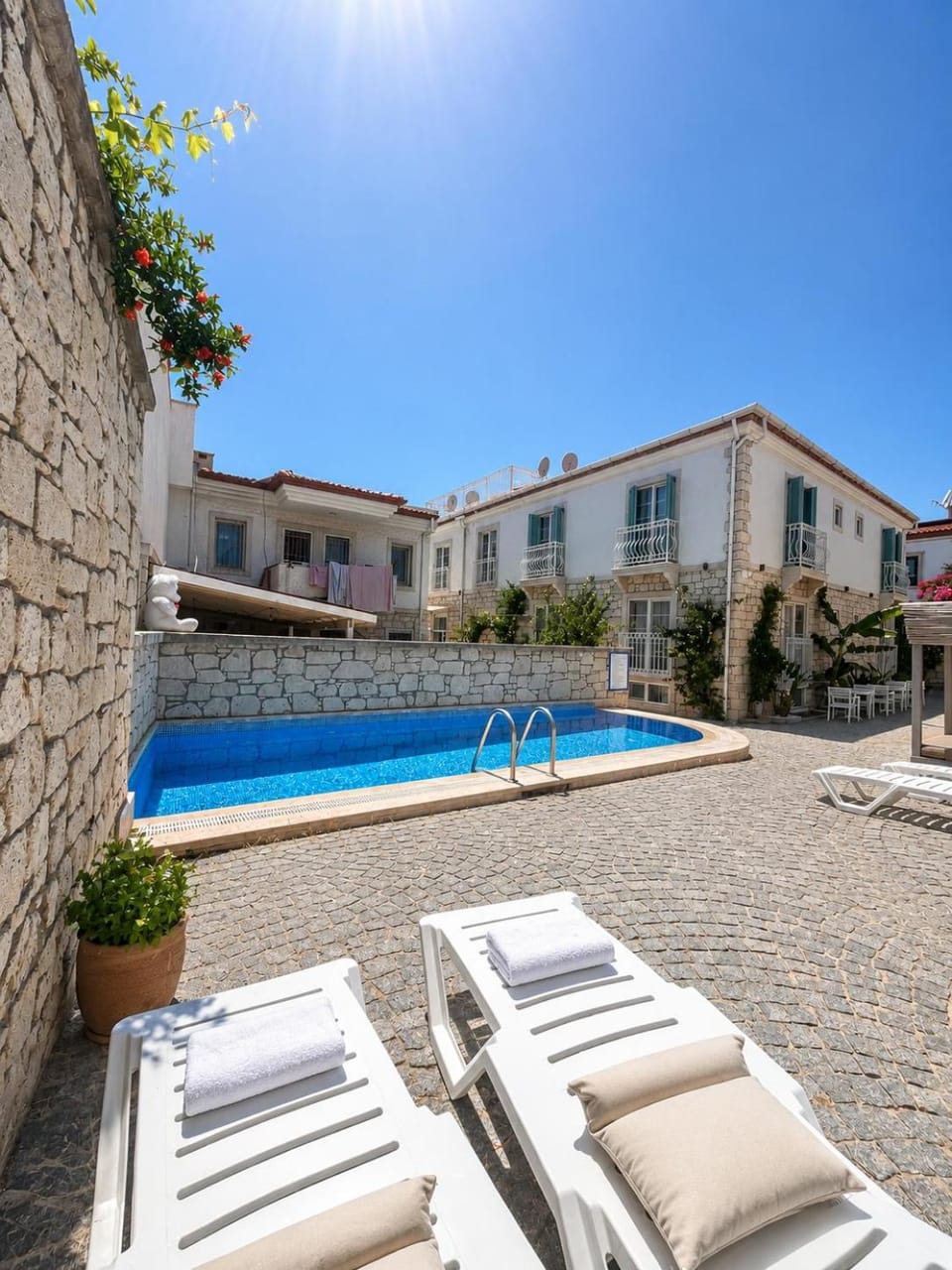 Pool view, Swimming pool