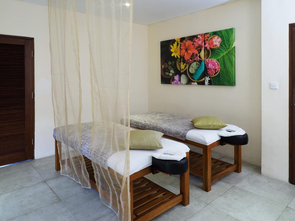 Massage, Bathroom