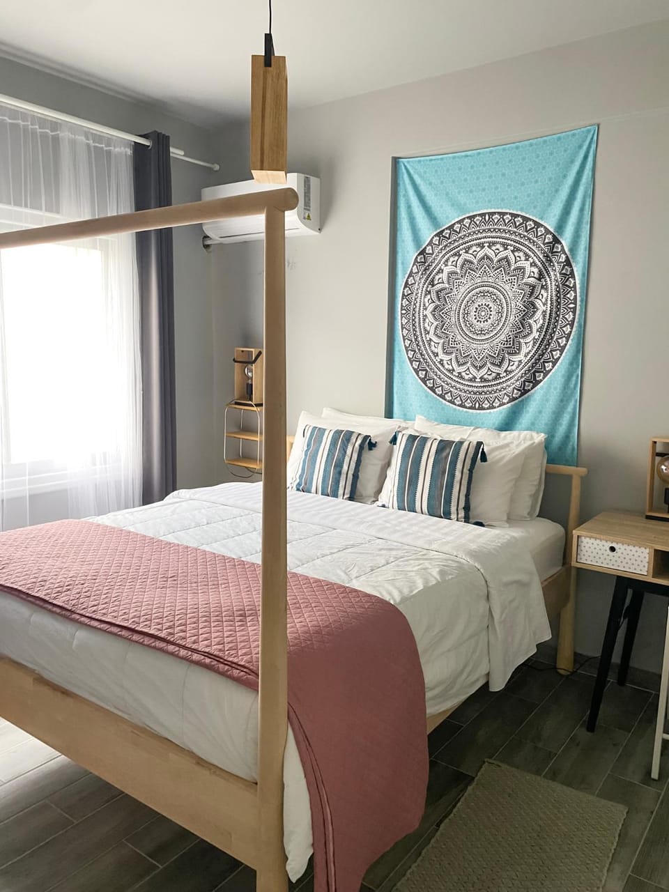 Bed, Photo of the whole room, Bedroom