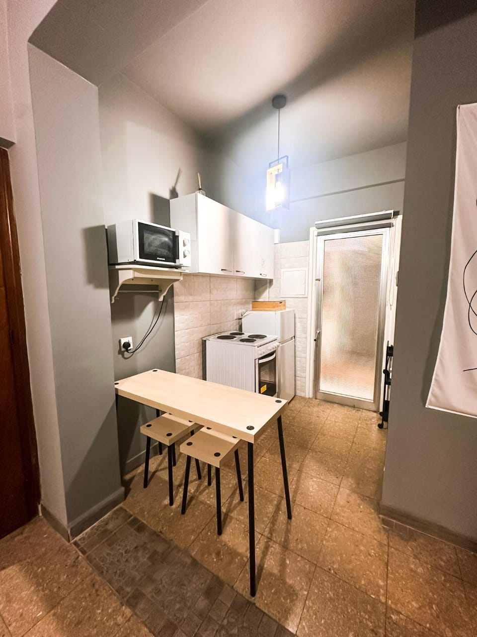 Kitchen or kitchenette, Dining area, oven, stove