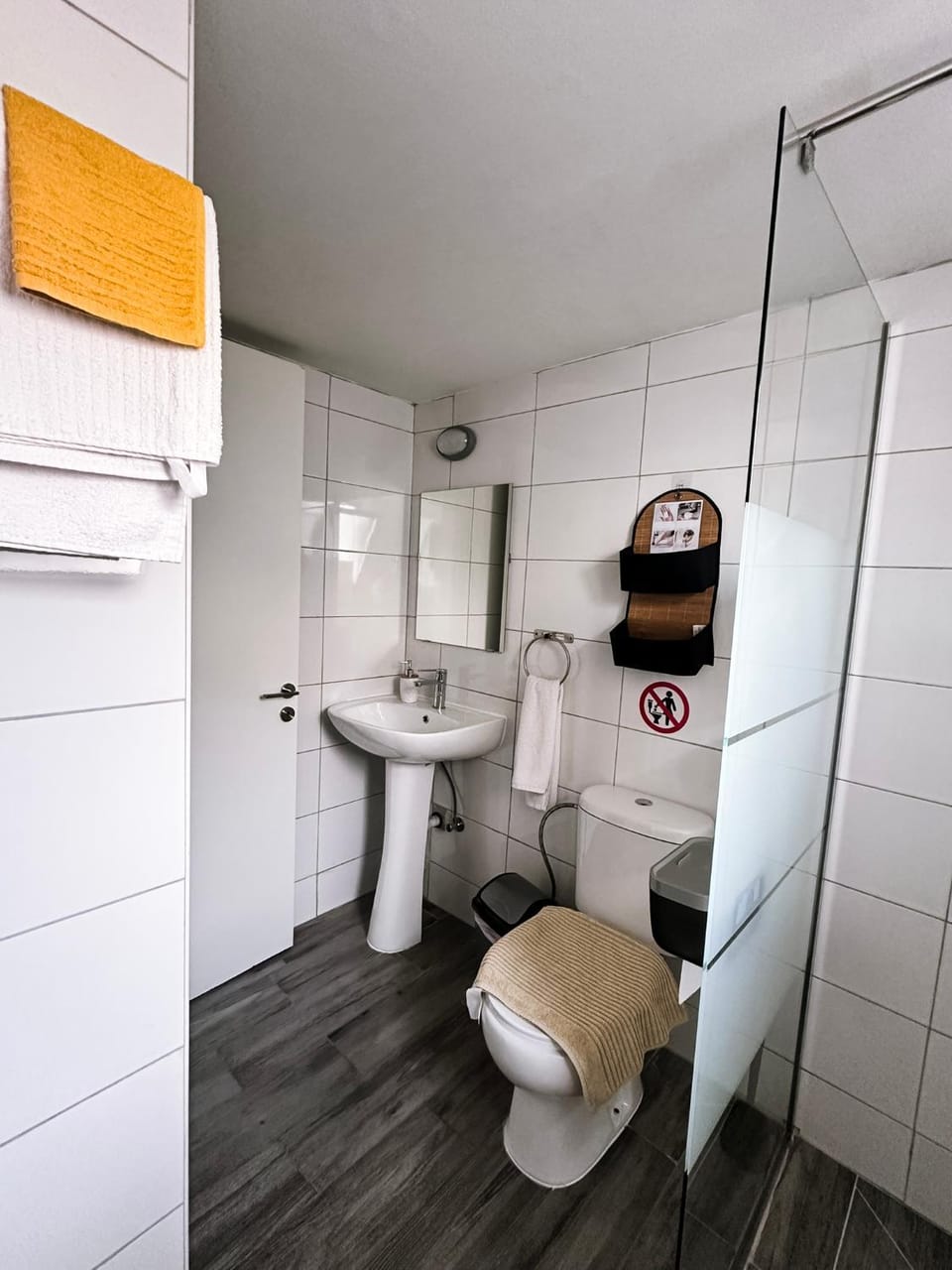 Toilet, Bathroom, towels
