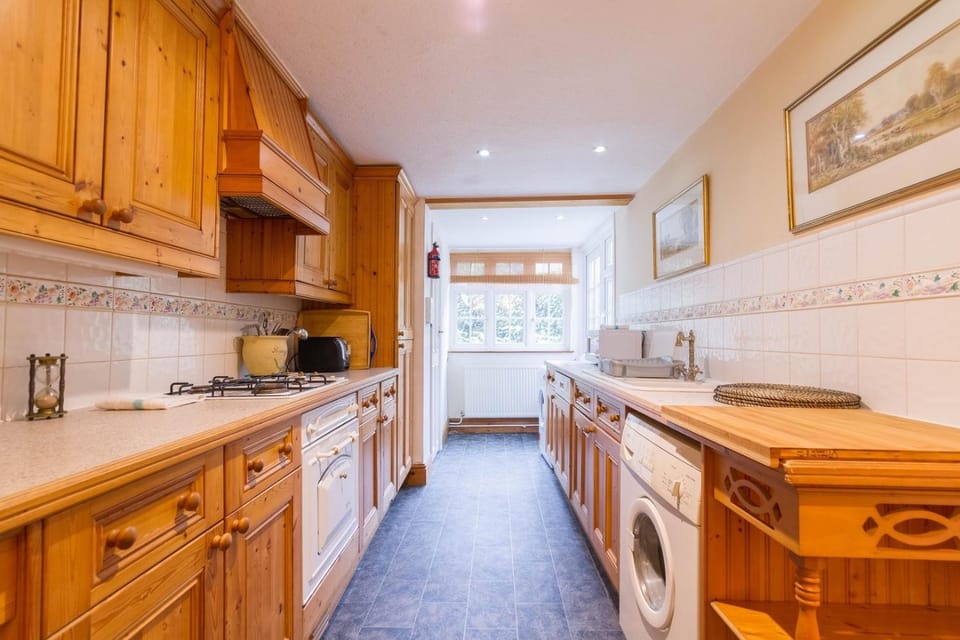 Holiday Home of the Month! Finchley, Sleeps 5 Apartment in London
