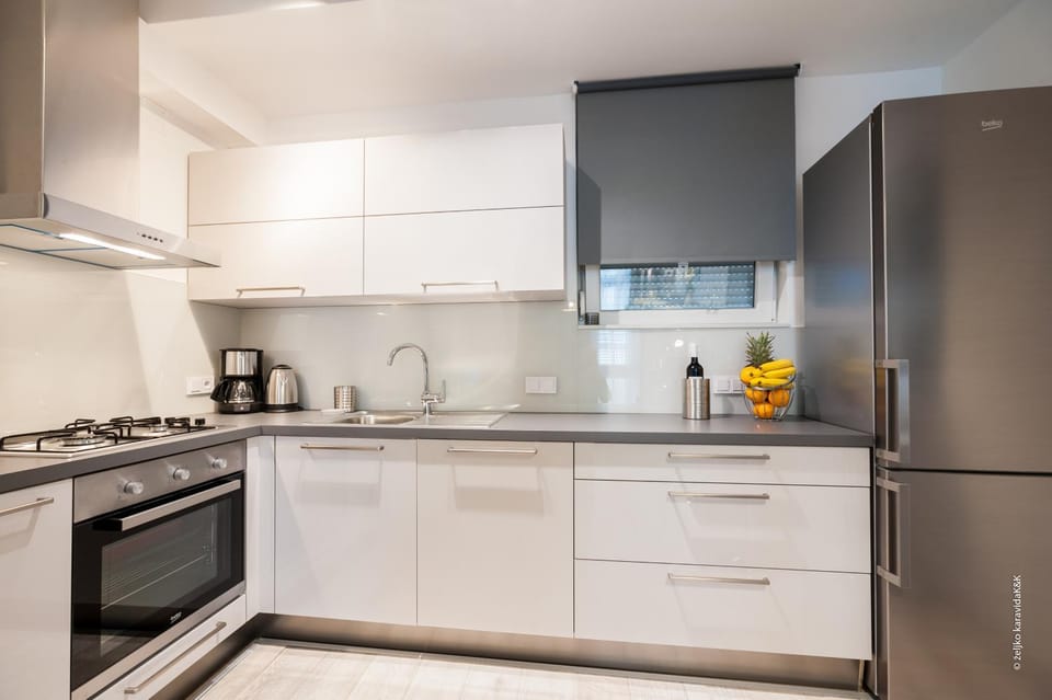 Coffee/tea facilities, Kitchen or kitchenette, Dining area