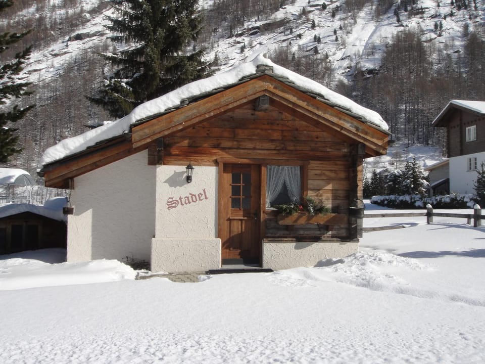 Facade/entrance, Winter