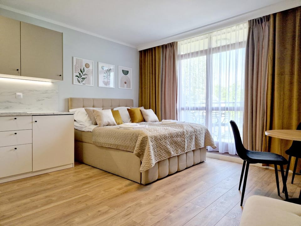 Bed, Kitchen or kitchenette, Photo of the whole room