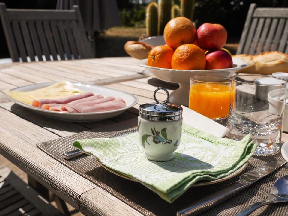 Patio, Day, On site, Breakfast